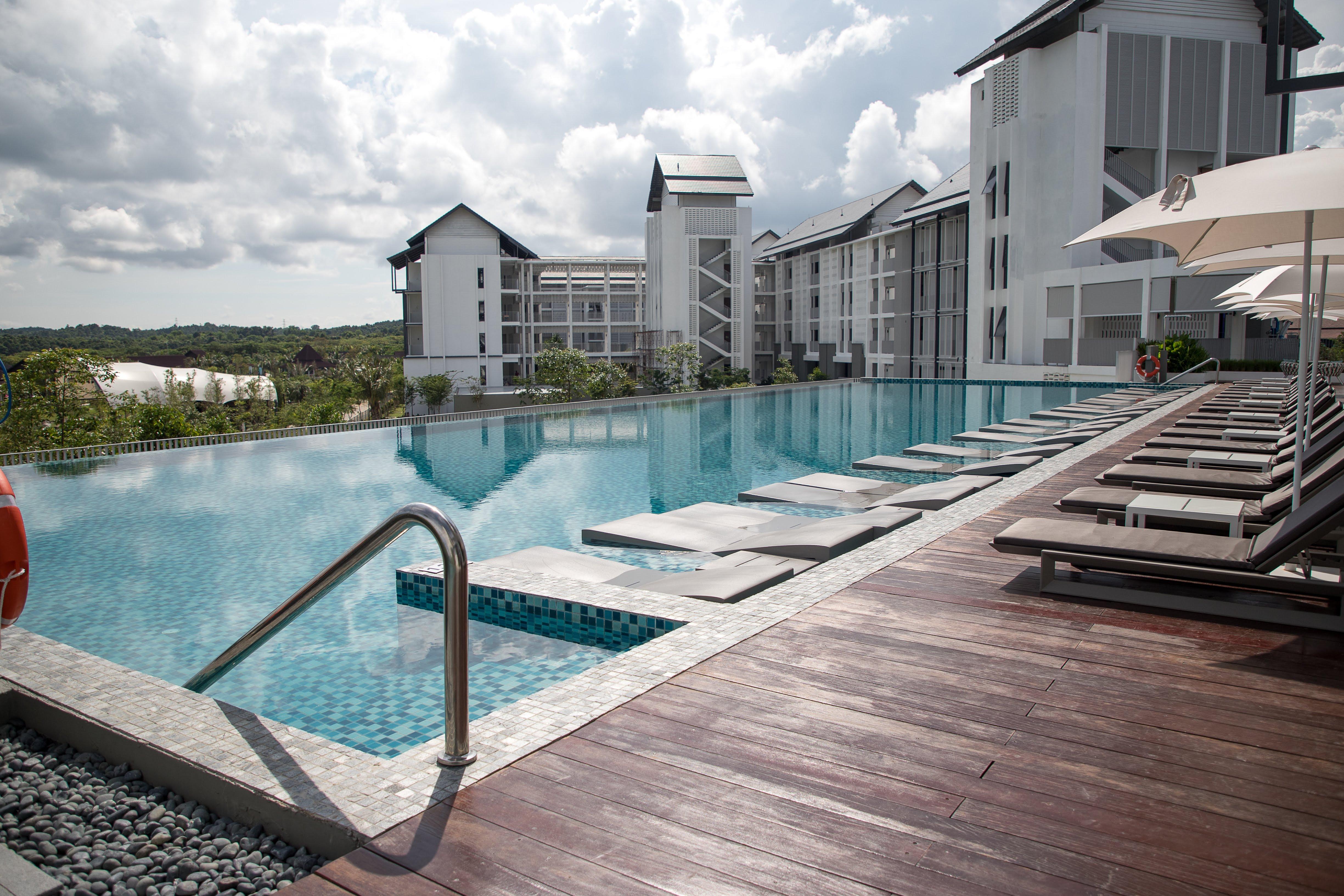 Hard Rock Hotel Desaru Coast Exterior foto The swimming pool at the resort